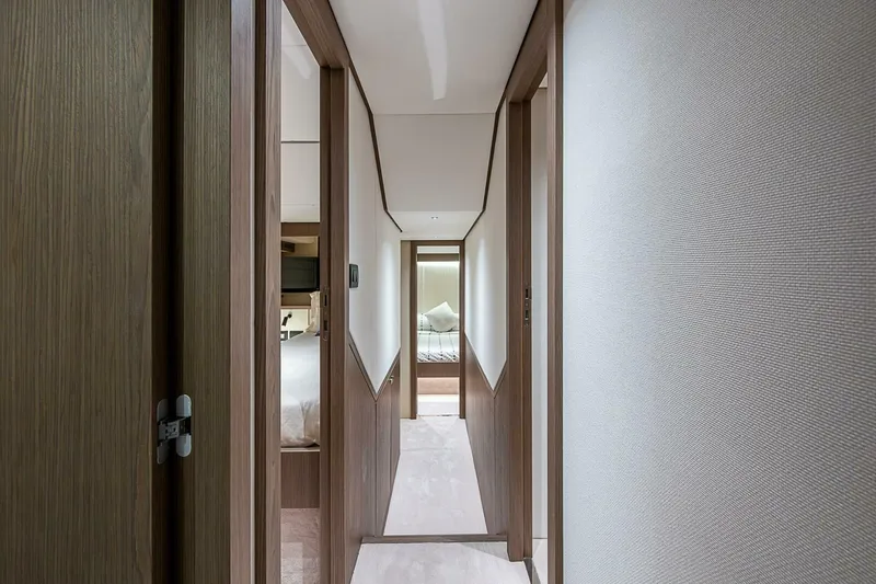 Slide: The Image of Azimut Magellano 66 2024 - 4998318