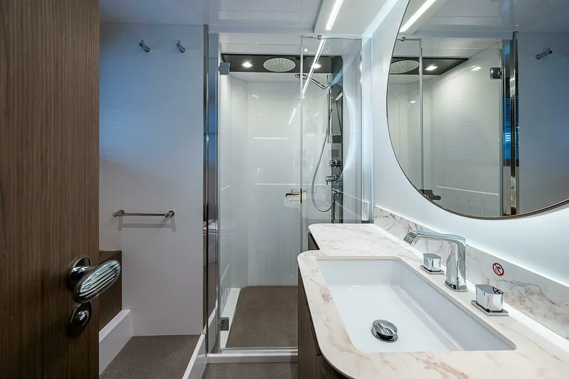 Slide: The Image of Azimut Magellano 66 2024 - 4998323