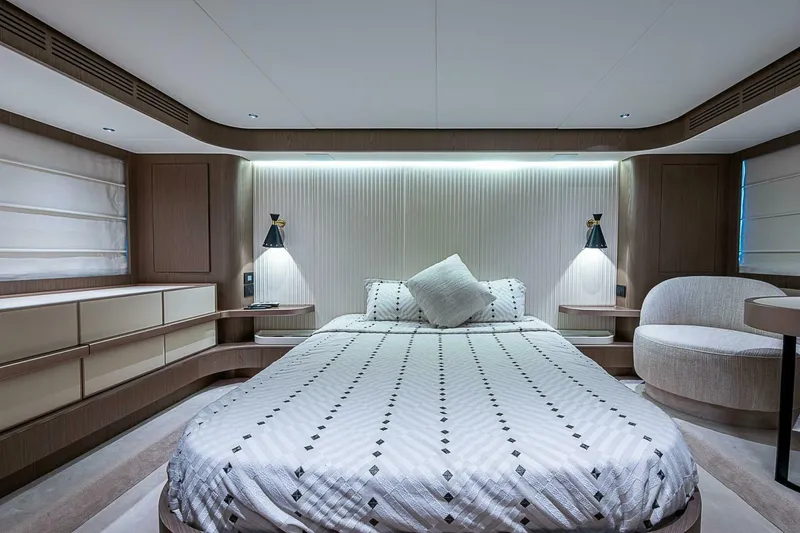 Slide: The Image of Azimut Magellano 66 2024 - 4998331