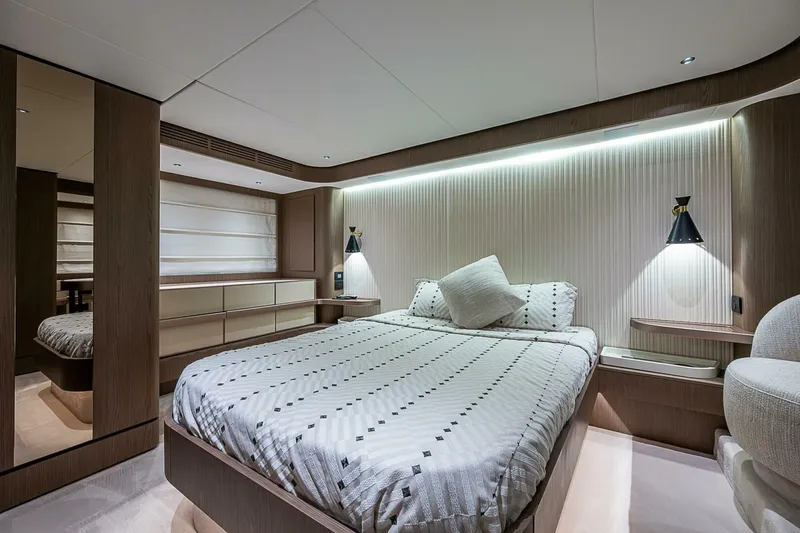 Slide: The Image of Azimut Magellano 66 2024 - 4998332