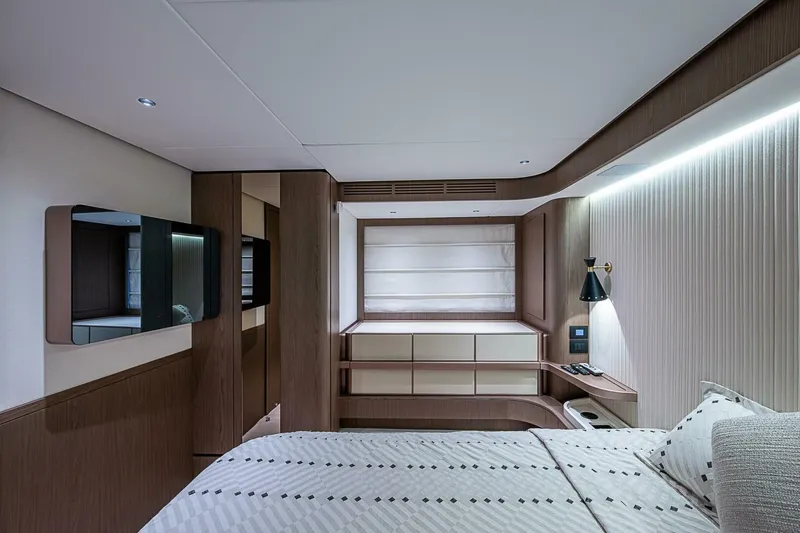 Slide: The Image of Azimut Magellano 66 2024 - 4998337