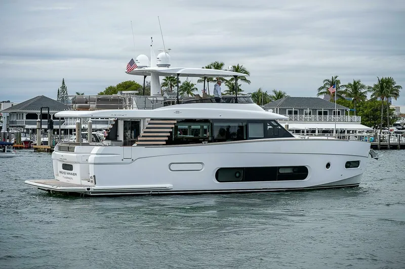 Slide: The Image of Azimut Magellano 66 2024 - 4998207