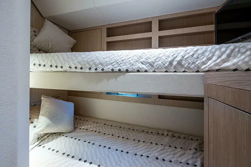 Slide: The Image of Azimut Magellano 66 2024 - 4998341