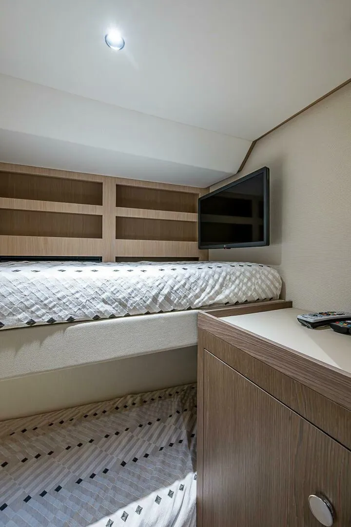 Slide: The Image of Azimut Magellano 66 2024 - 4998344