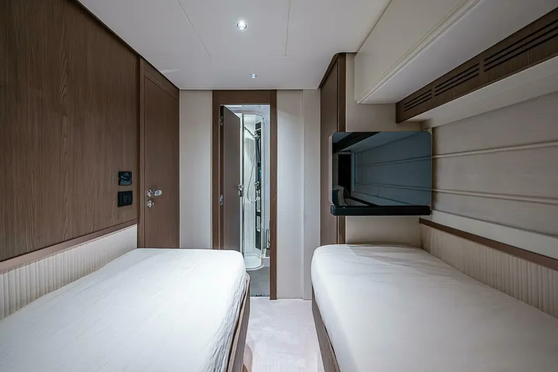 Slide: The Image of Azimut Magellano 66 2024 - 4998353