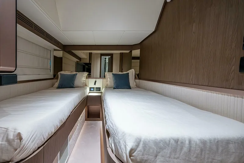 Slide: The Image of Azimut Magellano 66 2024 - 4998355