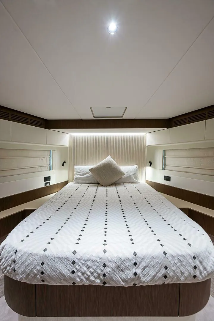 Slide: The Image of Azimut Magellano 66 2024 - 4998364