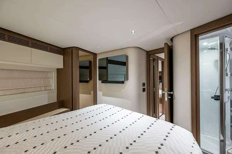 Slide: The Image of Azimut Magellano 66 2024 - 4998366