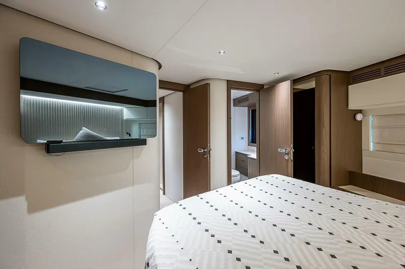 Slide: The Image of Azimut Magellano 66 2024 - 4998368