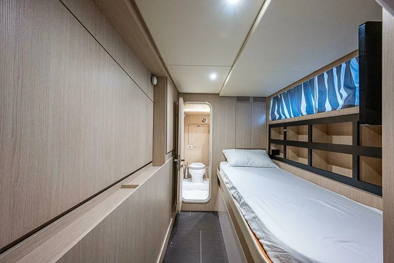 Slide: The Image of Azimut Magellano 66 2024 - 4998372