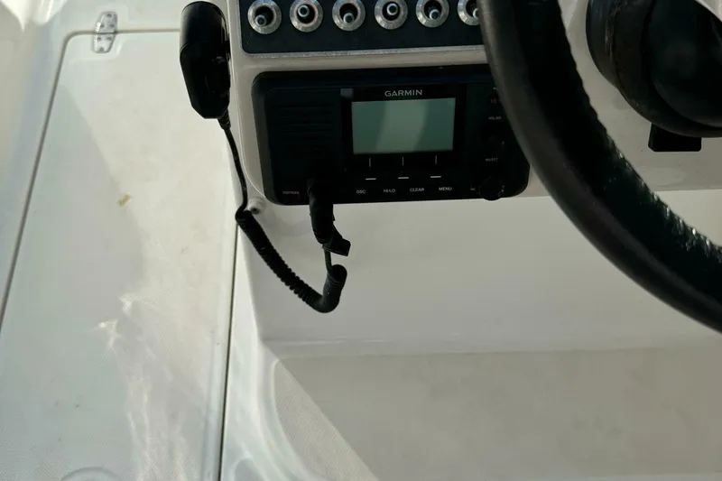 Slide: The Image of Boston Whaler 270 Vantage 2014 - 4998444