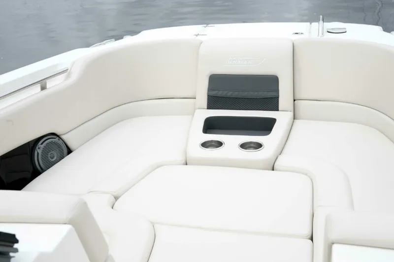 Slide: The Image of Boston Whaler 270 Vantage 2014 - 4998458