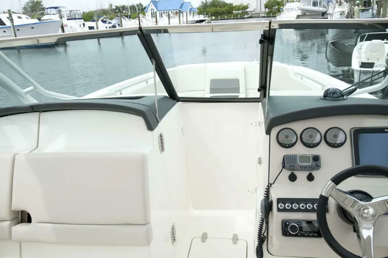 Slide: The Image of Boston Whaler 270 Vantage 2014 - 4998460