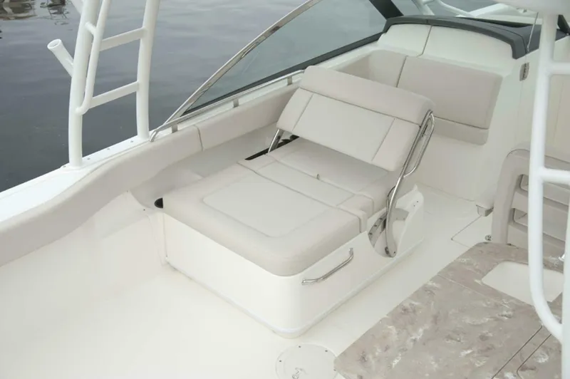Slide: The Image of Boston Whaler 270 Vantage 2014 - 4998461
