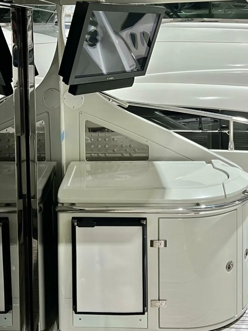 Slide: The Image of Azimut 62S 2010 - 4998522