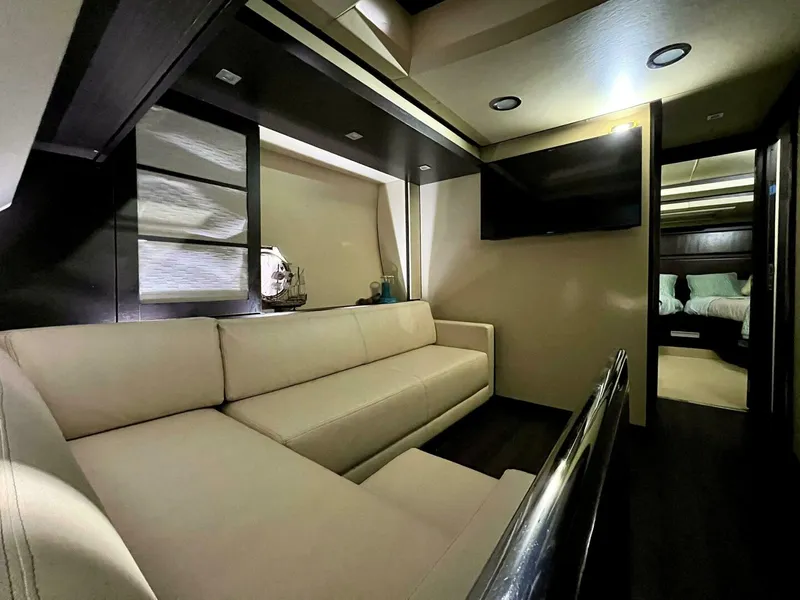 Slide: The Image of Azimut 62S 2010 - 4998534