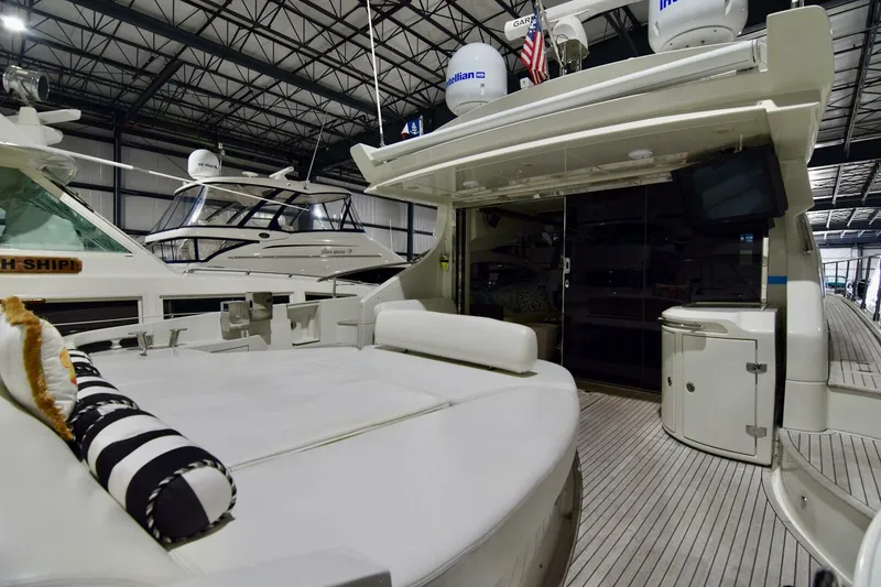 Slide: The Image of Azimut 62S 2010 - 4998516