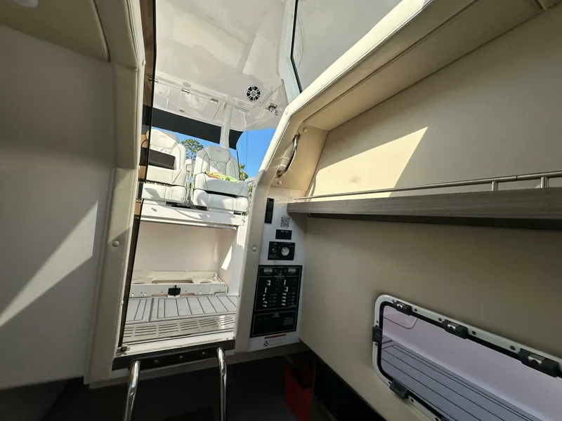 Slide: The Image of Regal 33 SAV 2020 - 4998826