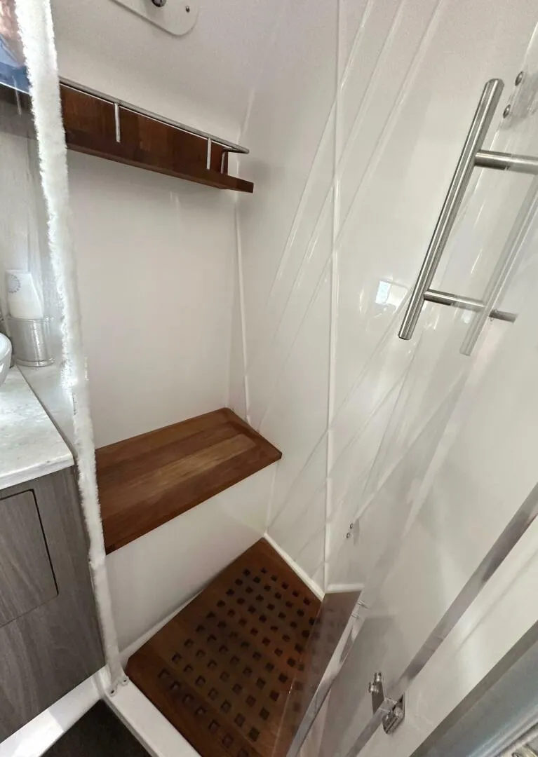 Slide: The Image of Regal 33 SAV 2020 - 4998838