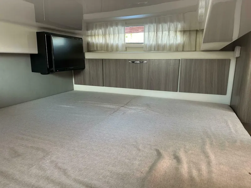 Slide: The Image of Regal 33 SAV 2020 - 4998844