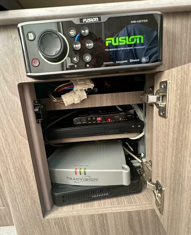 Slide: The Image of Regal 33 SAV 2020 - 4998853