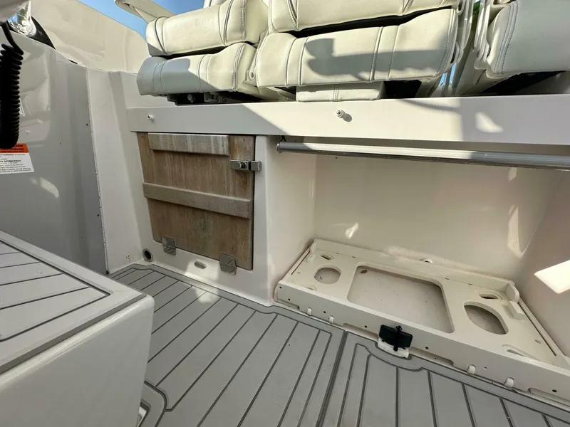 Slide: The Image of Regal 33 SAV 2020 - 4998824