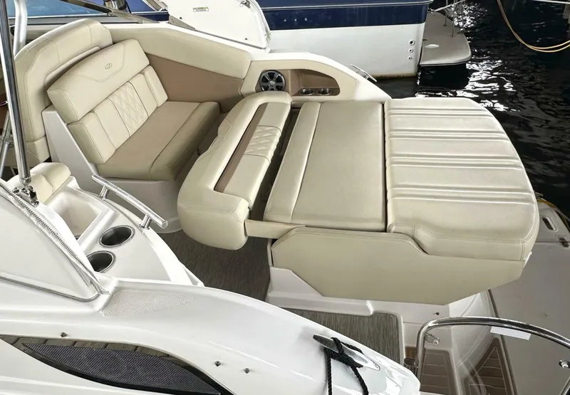 Slide: The Image of Regal 28 Express 2019 - 4998934