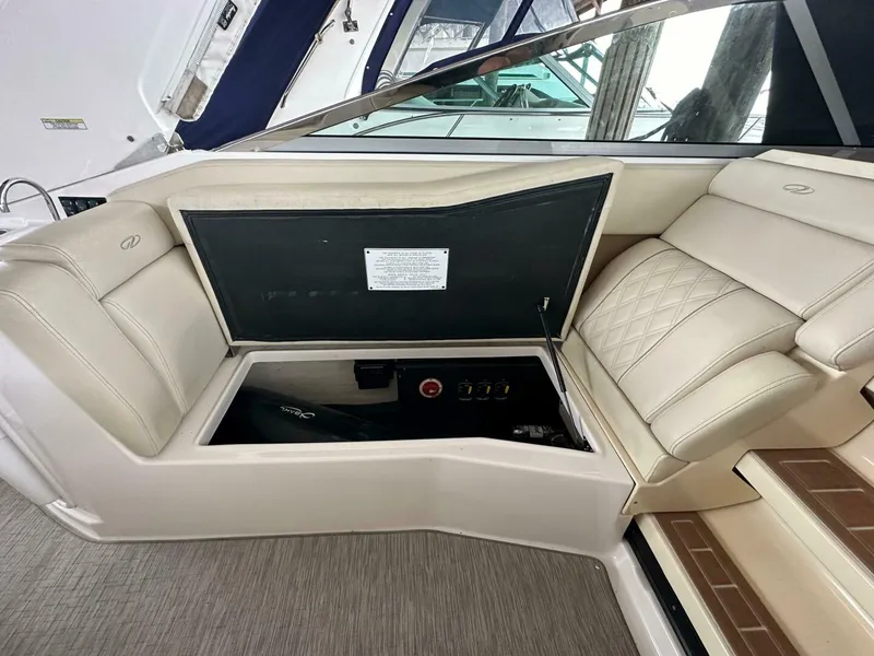 Slide: The Image of Regal 28 Express 2019 - 4998991