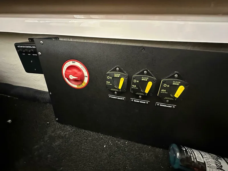 Slide: The Image of Regal 28 Express 2019 - 4998994
