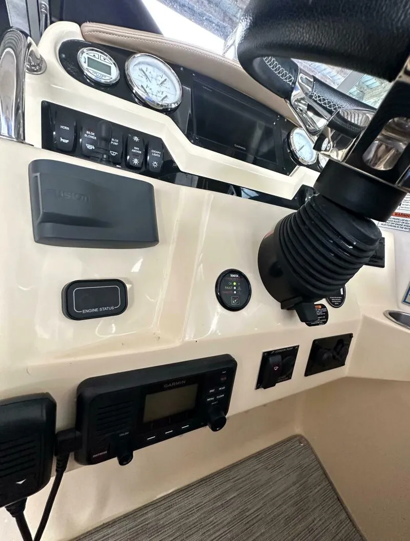 Slide: The Image of Regal 28 Express 2019 - 4999016
