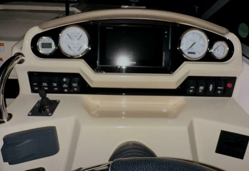 Slide: The Image of Regal 28 Express 2019 - 4999020