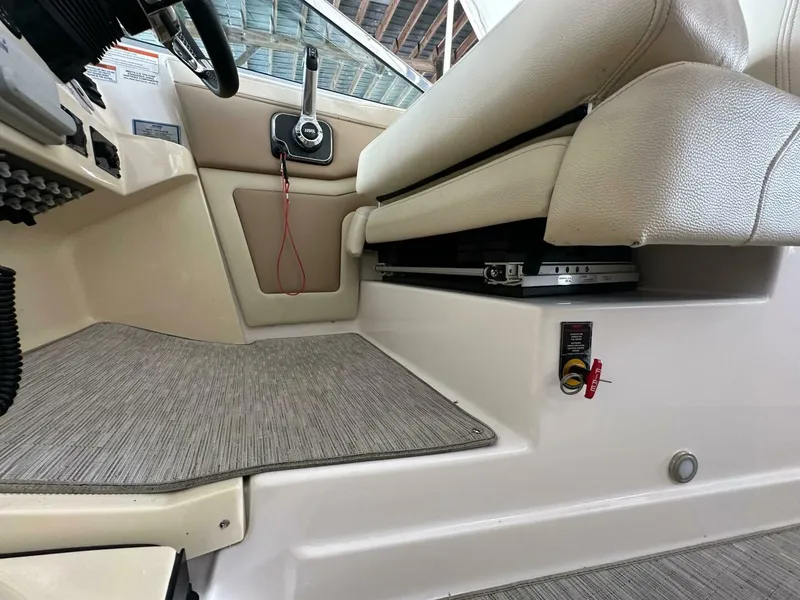 Slide: The Image of Regal 28 Express 2019 - 4999112