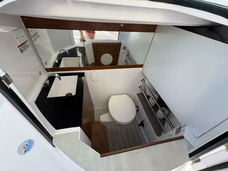 Slide: The Image of Axopar 28 AFT CABIN 2023 - 4999322