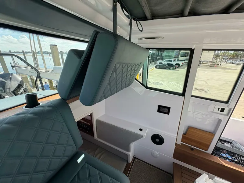 Slide: The Image of Axopar 28 AFT CABIN 2023 - 4999333