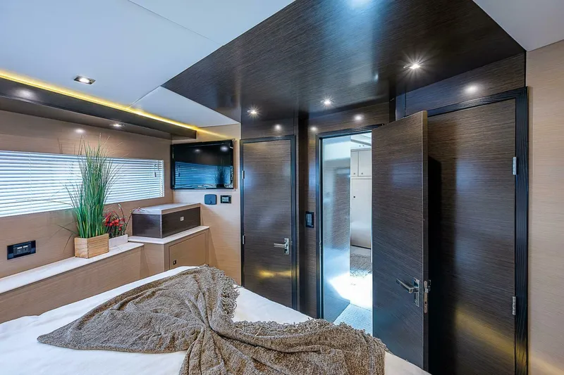 Slide: The Image of Cruisers 60 Cantius 2017 - 4999676