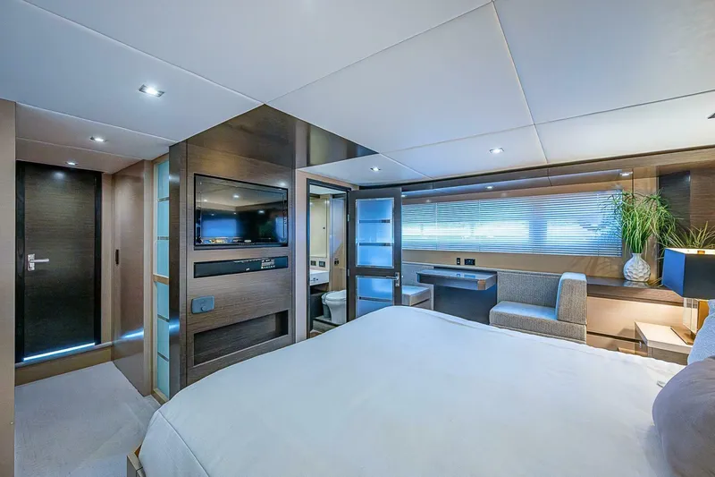 Slide: The Image of Cruisers 60 Cantius 2017 - 4999688