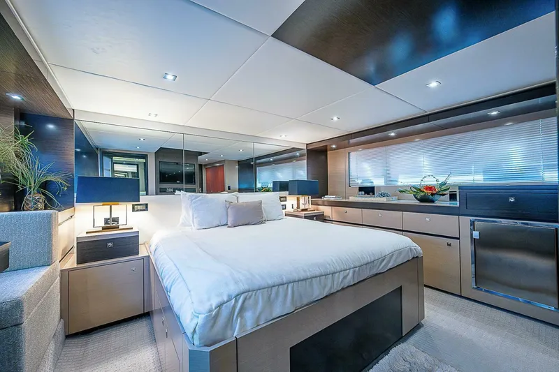 Slide: The Image of Cruisers 60 Cantius 2017 - 4999690