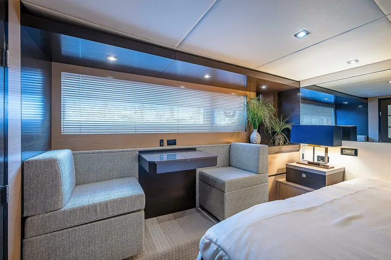 Slide: The Image of Cruisers 60 Cantius 2017 - 4999691
