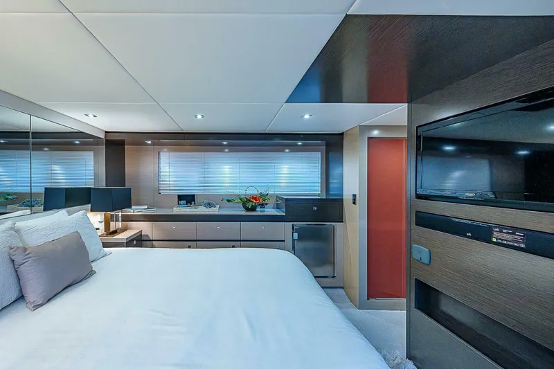 Slide: The Image of Cruisers 60 Cantius 2017 - 4999693
