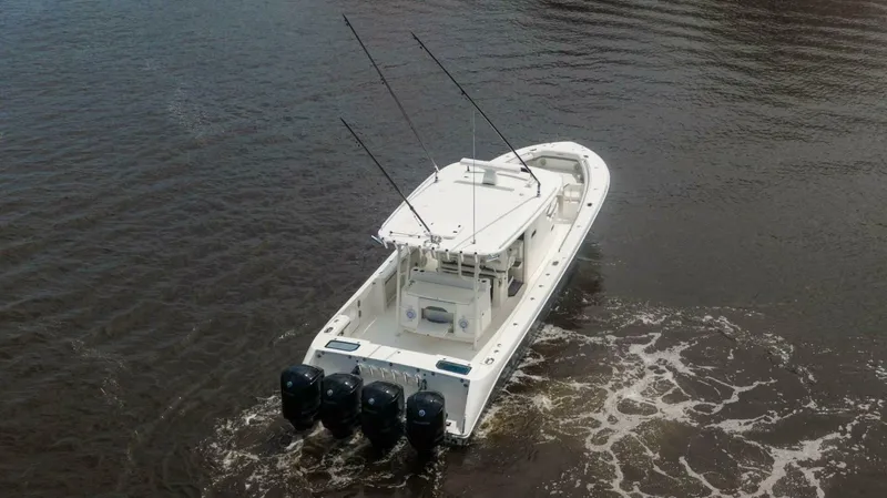 Slide: The Image of Everglades 435 Center Console 2018 - 4999726