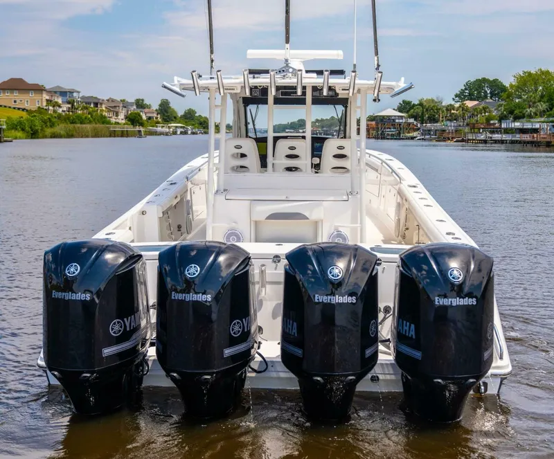 Slide: The Image of Everglades 435 Center Console 2018 - 4999717