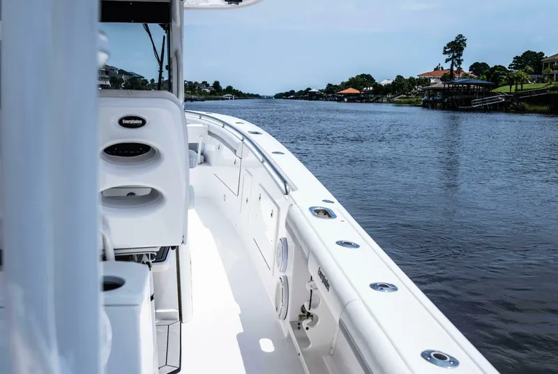 Slide: The Image of Everglades 435 Center Console 2018 - 4999738