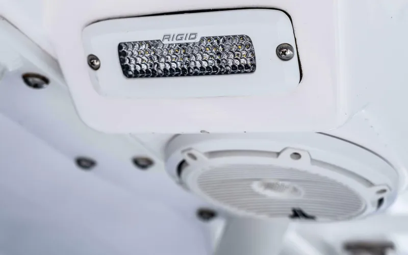 Slide: The Image of Everglades 435 Center Console 2018 - 4999739