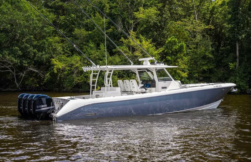 Slide: The Image of Everglades 435 Center Console 2018 - 4999720