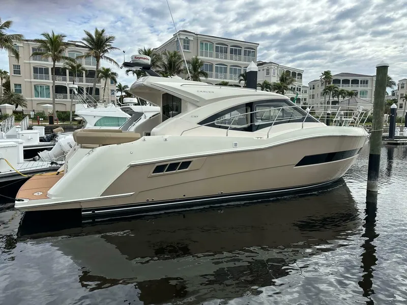 Slide: The Image of Carver C37 Coupe 2016 - 5000456