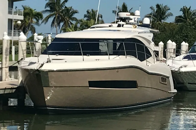 Slide: The Image of Carver C37 Coupe 2016 - 5000476
