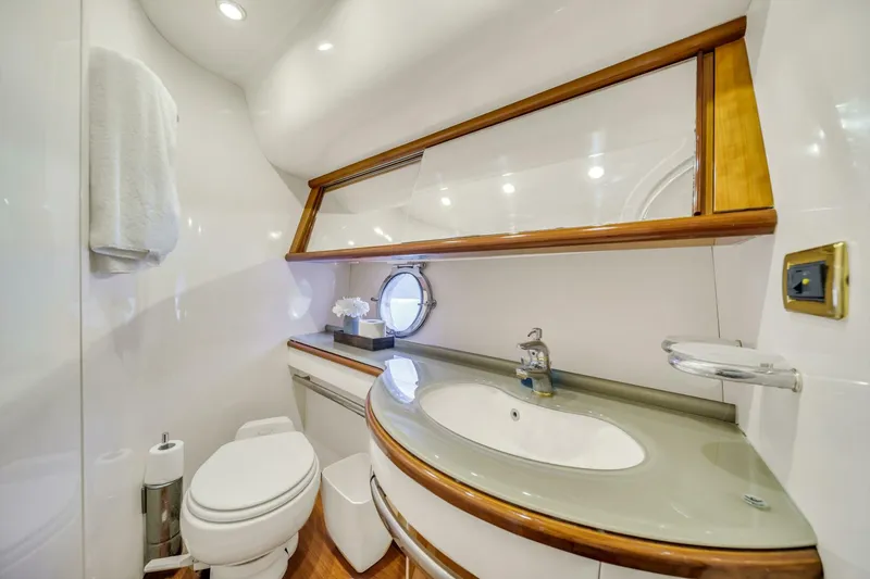 Slide: The Image of Azimut 62 2004 - 5000589