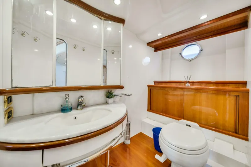 Slide: The Image of Azimut 62 2004 - 5000608