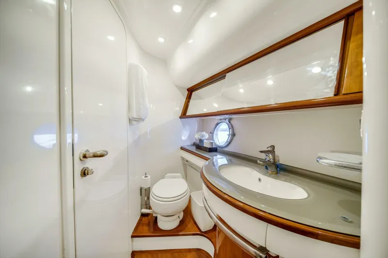 Slide: The Image of Azimut 62 2004 - 5000617