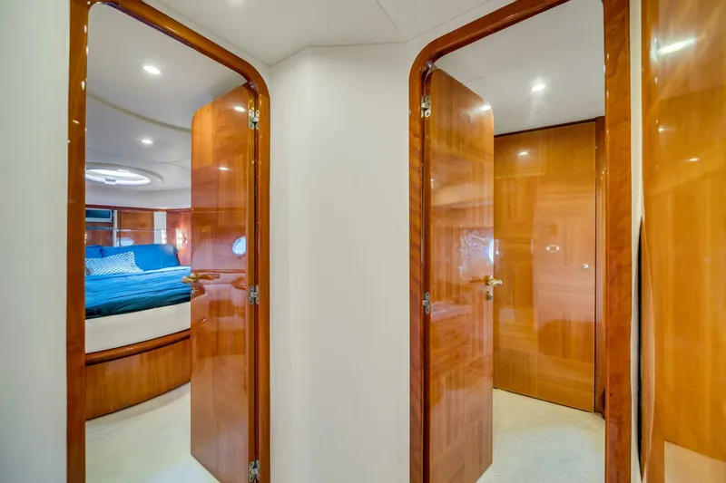 Slide: The Image of Azimut 62 2004 - 5000621